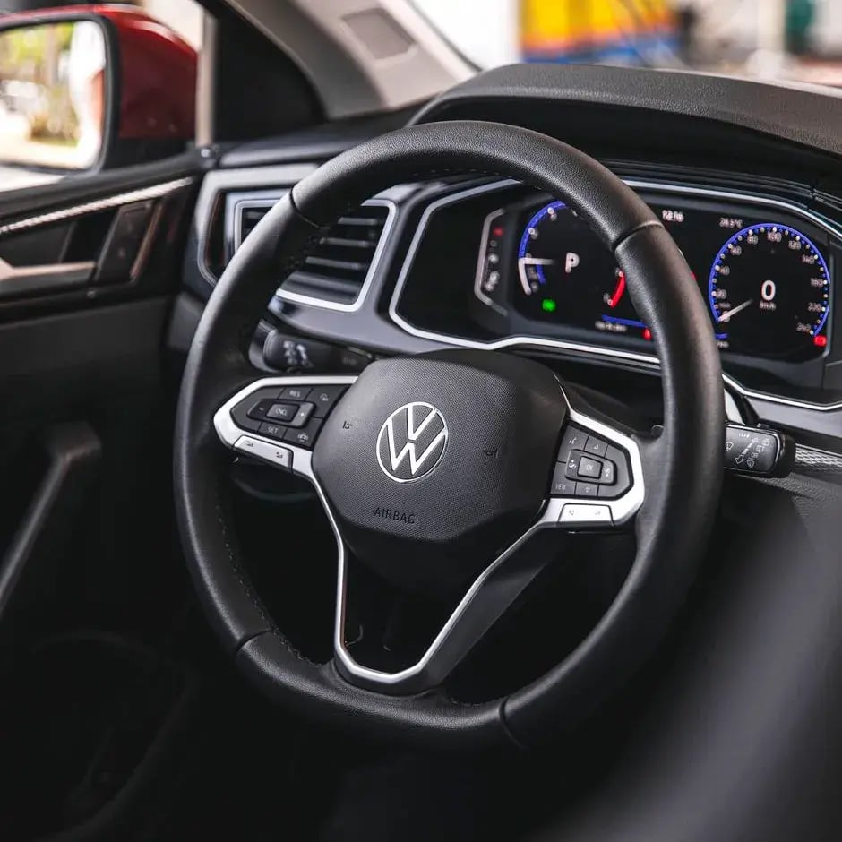 Volkswagen_tcross_volante